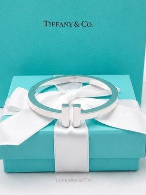 Tiffany & Co. T Square Bracelet in Sterling Silver 925 Gift Pouch, Box & Bag
